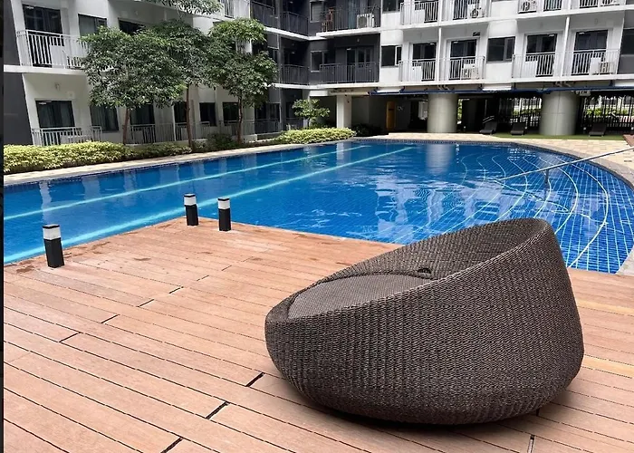 Cozy Moa Staycation Pool View Netflix And Walk To Mall *