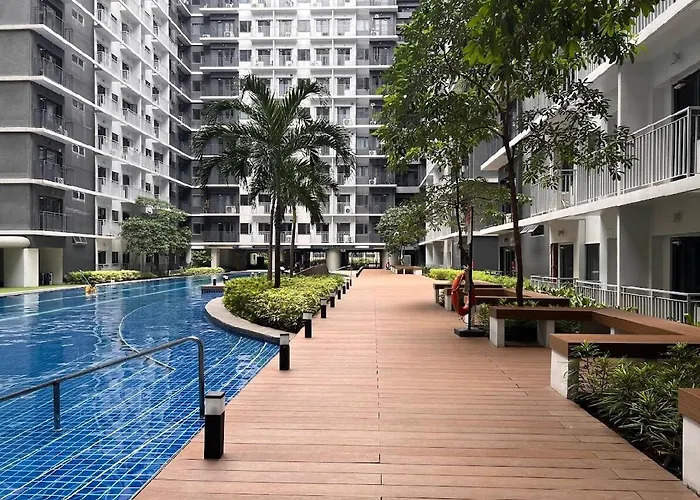 Cozy Moa Staycation Pool View Netflix And Walk To Mall 公寓