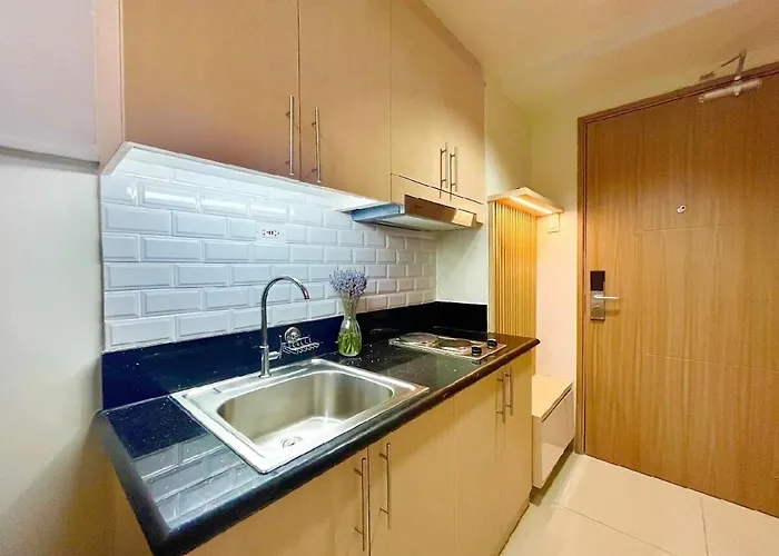 Cozy Moa Staycation Pool View Netflix And Walk To Mall *